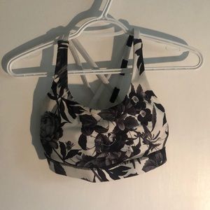 Lululemon sports bra